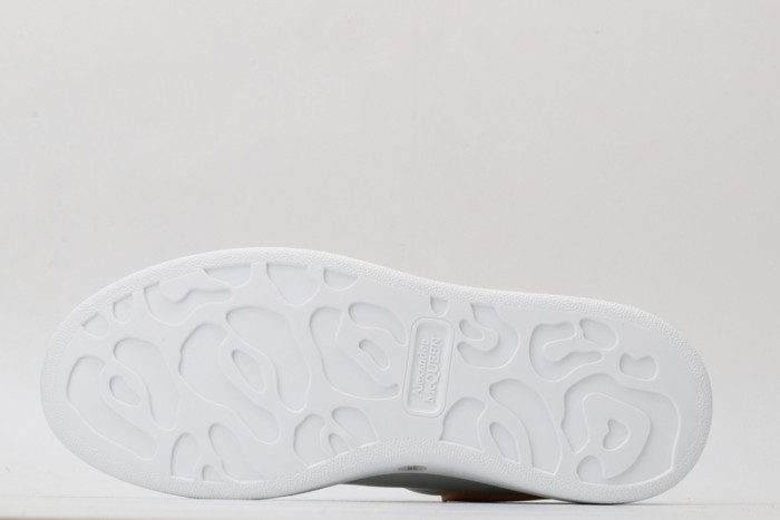 alex mcqu sneakers