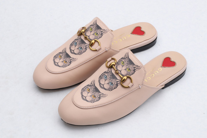 guc loafer