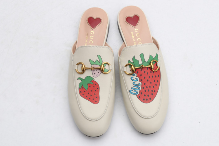 guc loafer