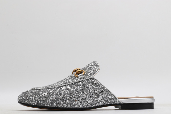 guc loafer