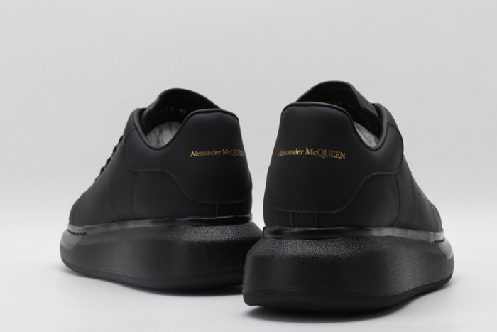 alex mcqu sneakers