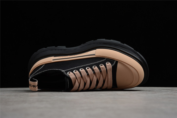 alex mcqu sneakers