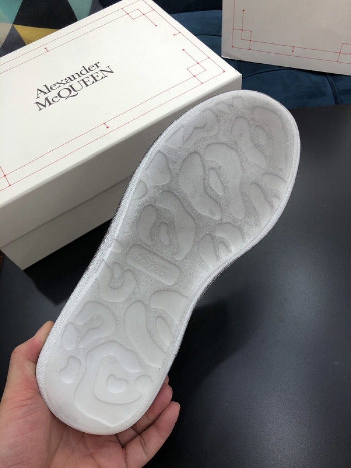 alex mcqu sneakers