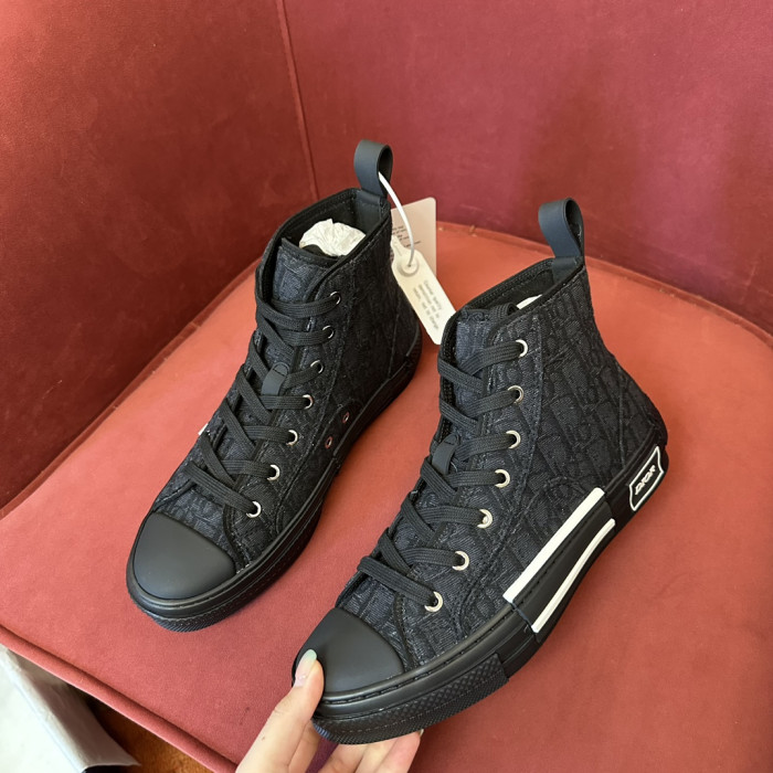 DR B23 HOMME KAWS D07