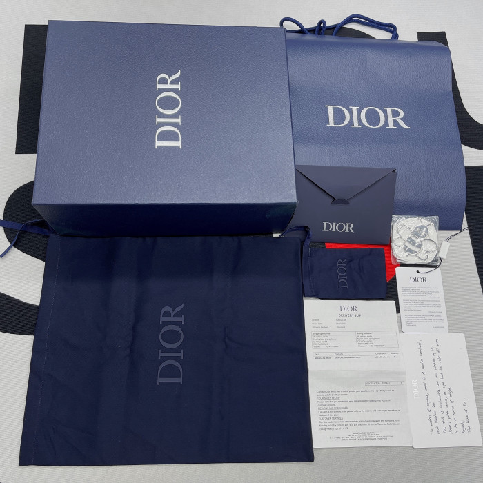 dr b23 homme kaws h903p161