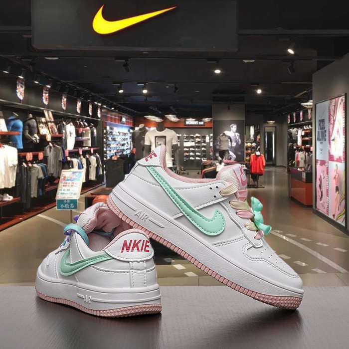 nike shoes bear 2