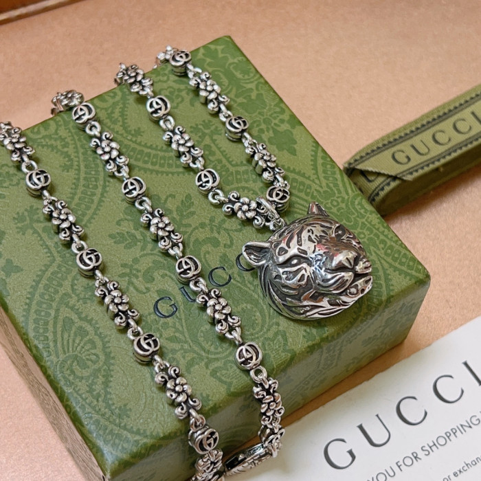 g*u*i anger forest necklace